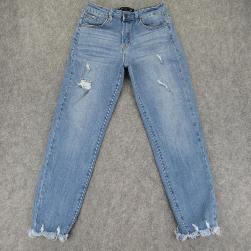English Factory Womens Distressed‎ Ankle Jean Size 28 (Measures 28x26)